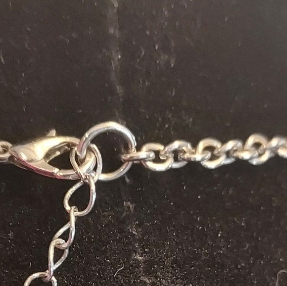 SILVER Tone Chain Tassle/Pendant Necklace Acrylic - Picture 2 of 3